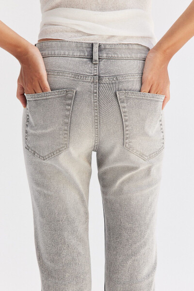 Flared High Rise Jeans - 2