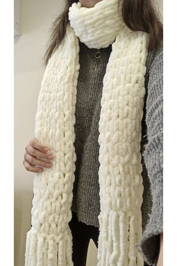 Fluffy Scarf, Hand-Knitted Puffy Soft Scarf - 1