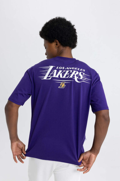 Футболка DeFactoFit NBA Los Angeles Lakers Oversize Fit с круглой горловиной и коротким рукавом Темно-фиолетовый - 1