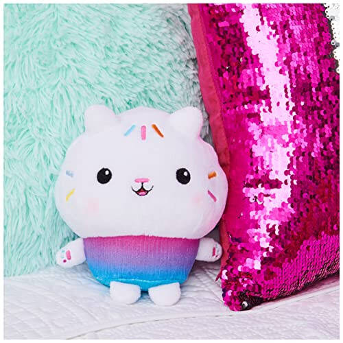 Gabbyning Qo'g'irchoq Uyi, 7 dyuymli Cakey Cat Purr-ific Plush o'yinchoq, 3 yosh va undan katta bolalar uchun o'yinchoqlar - 1