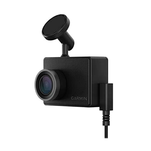 Garmin Dash Cam 47, 1080p и 140-градусное поле зрения, отслеживайте свой автомобиль во время отсутствия с помощью новых подключенных функций, голосового управления, компактный и незаметный, включает карту памяти - 4