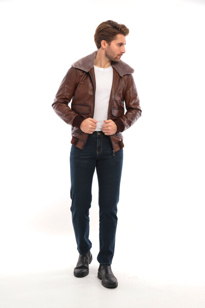 Genuine leather men's jacket with a fur collar. - 1