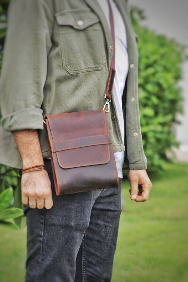 Genuine Leather Shoulder Bag / Messenger Bag / Unisex - 8