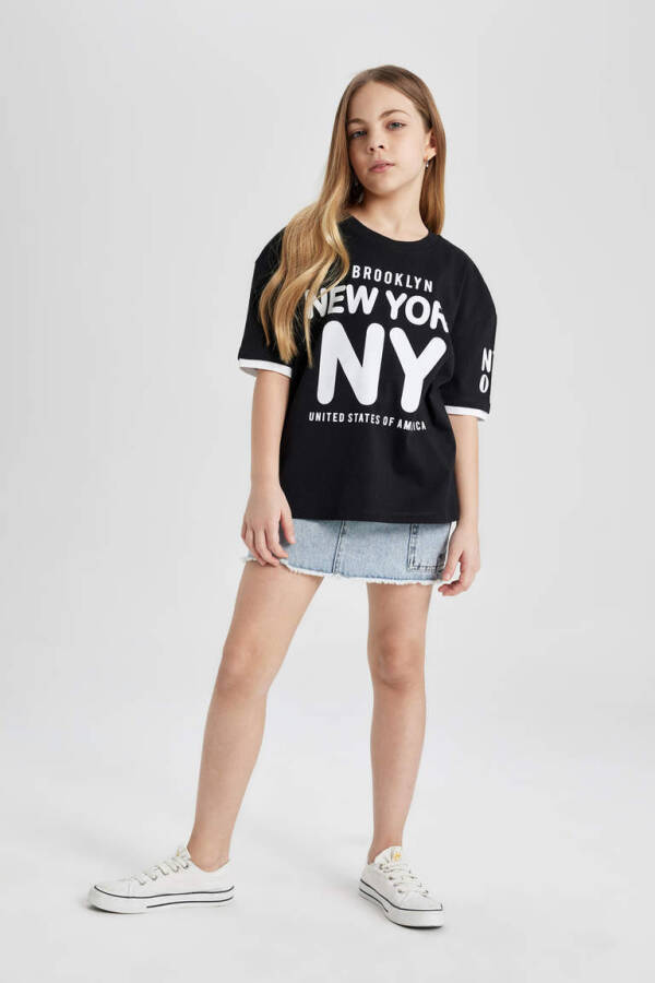 Girls' Oversize Fit Printed Short Sleeve T-Shirt Black - 2