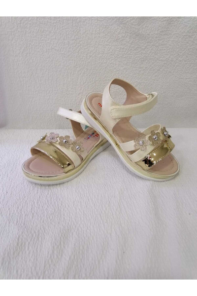 Girls' Sandal with Glittery Flowers and Padded Sole - 5