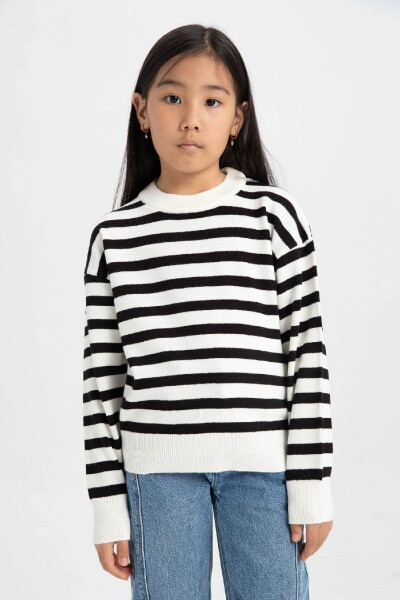 Girl's Standard Fit Crew Neck Sweater C6903A824AU - 7