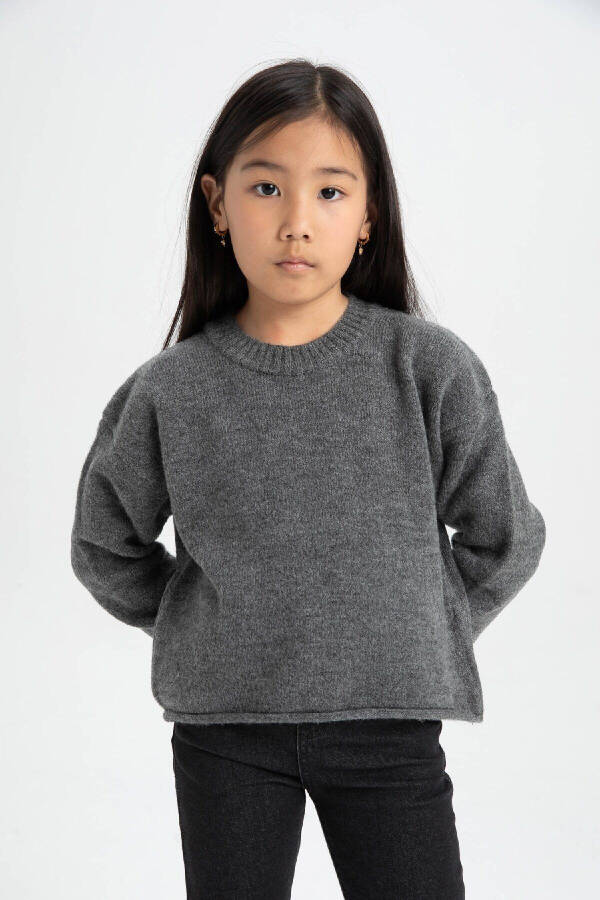 Girls' Standard Fit Crew Neck Sweater C6908A824AU - 1