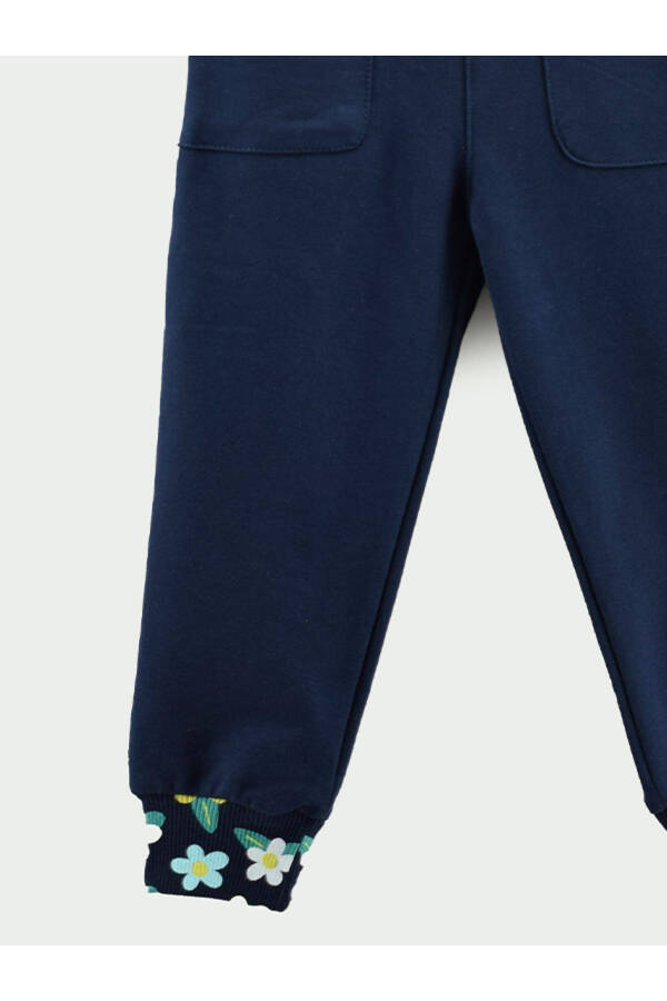 Girls' Sweatpants with Belt and Ribbed Flower Print Pockets - 2