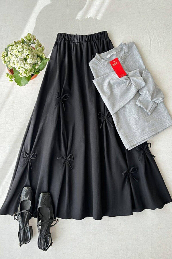 Gray 2-Thread Crop Top & Black Bow Skirt Set - 1