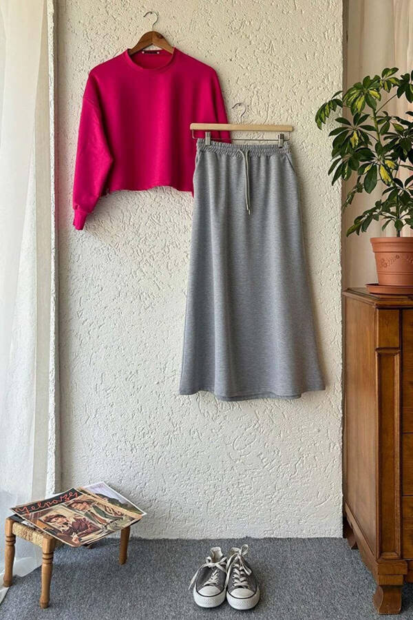 Gray 2 Thread Sweat Skirt & Pink Ahsen Crop Set - 1