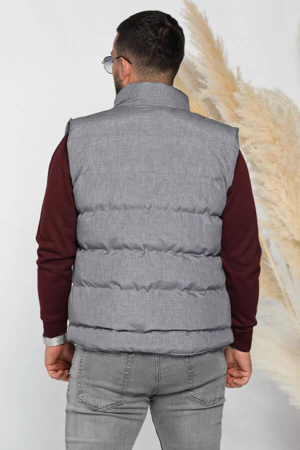 Grey men's puffer vest with embroidery details - 3