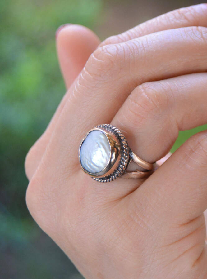 Handmade Adjustable Gum Pearl Women's Ring - 4