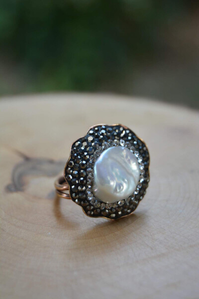 Handmade Adjustable Gum Pearl Women's Ring - 2