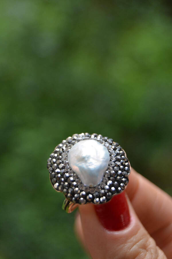 Handmade Adjustable Gum Pearl Women's Ring - 5