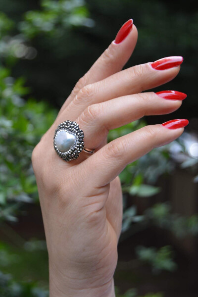 Handmade Adjustable Gum Pearl Women's Ring - 6