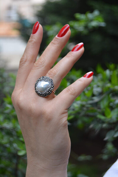 Handmade Adjustable Gum Pearl Women's Ring - 8