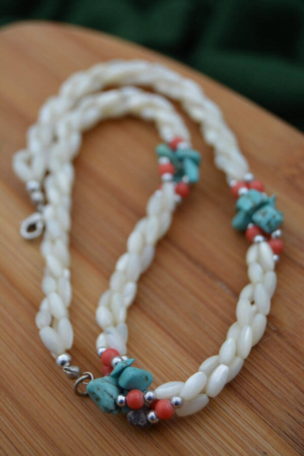 Handmade, unique design, mother-of-pearl and turquoise stone necklace. - 4