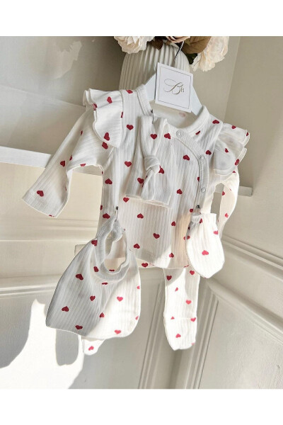 Heart Pattern 5-Piece Newborn Girl Hospital Discharge Set - 4