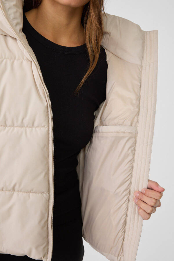 Hooded Puffer Jacket - 4