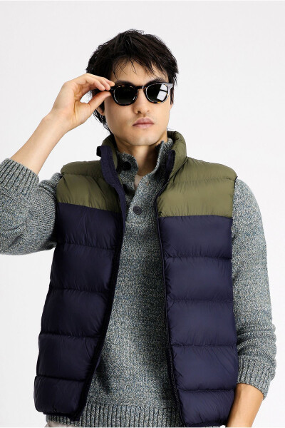 Hooded Sports Puffer Vest with Bag - 8