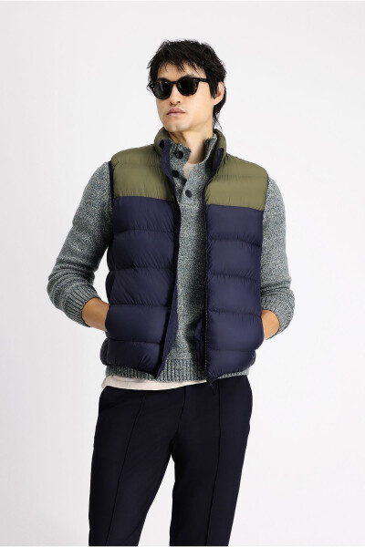 Hooded Sports Puffer Vest with Bag - 10