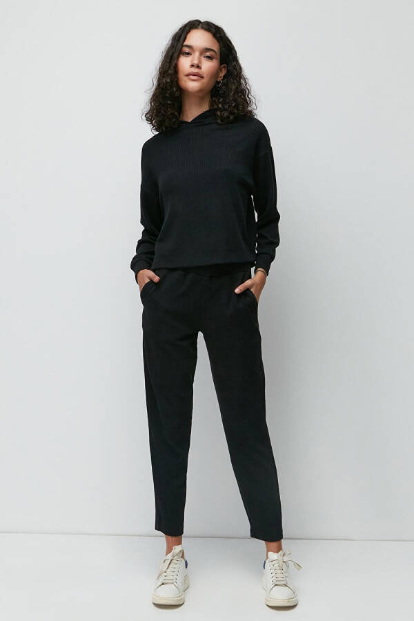 Hooded Sweatshirt and Jogger Pants Set 9131 Black - 4