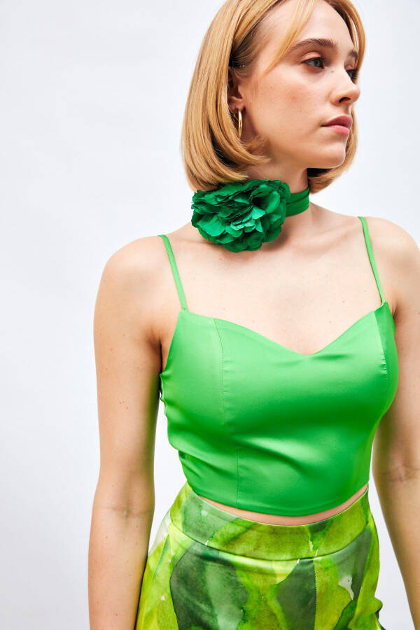 Ipli Satin Crop Top - OCHIQ YASHIL - 4