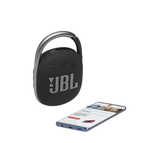 JBL Clip 4 - Портативная мини-Bluetooth колонка, большой звук и мощные басы, интегрированный карабин, водонепроницаемая и пыленепроницаемая по стандарту IP67, 10 часов времени воспроизведения, колонка для дома, улицы и путешествий (черная) - 3