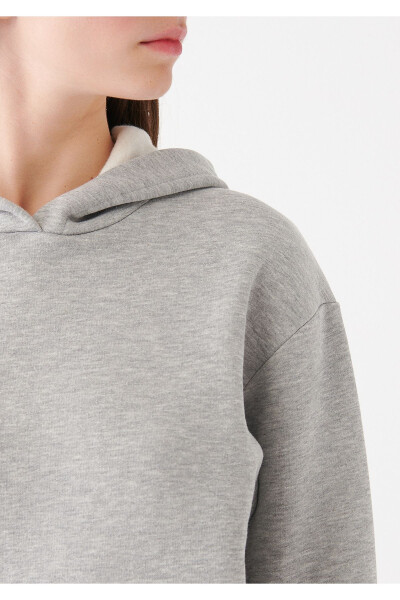 Kadın Kapüşonlu Gri Basic Sweatshirt 167299-82816 - 11