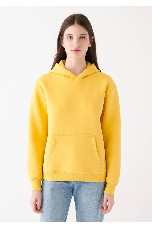 Kadın Kapüşonlu Sarı Basic Sweatshirt 167299-71339 - 3