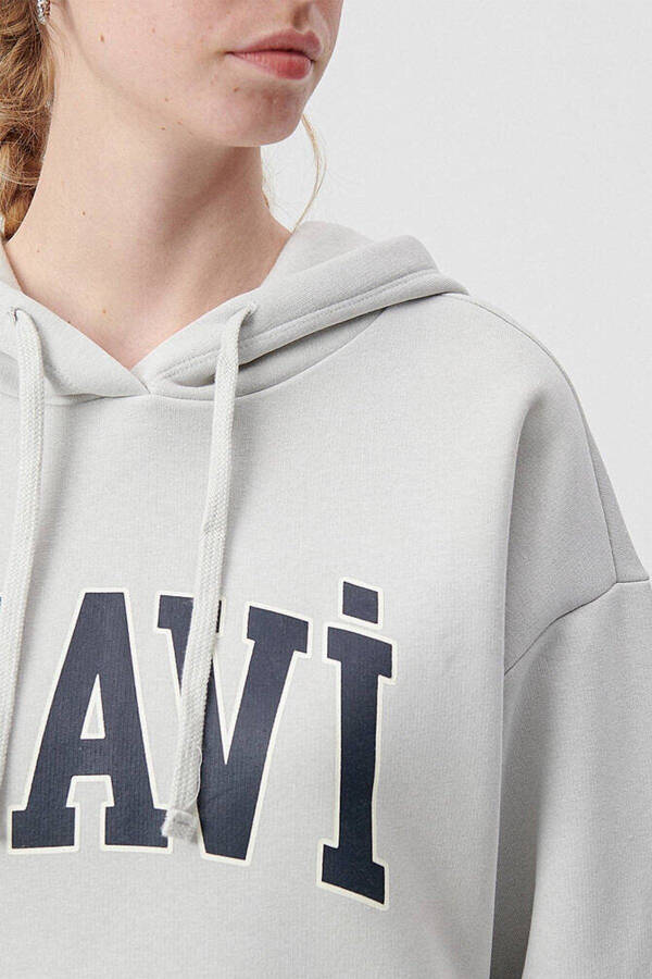 Kadın Mavi Logo Baskılı Kapüşonlu Gri Sweatshirt 1600361-34322 - 4