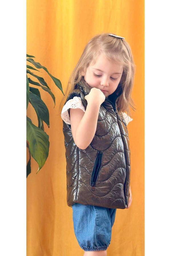 Kids Zippered Puffer Vest - 4