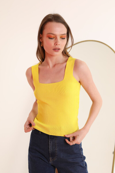 Knit Fabric Square Neck Women's Crop Top - Yellow - 2