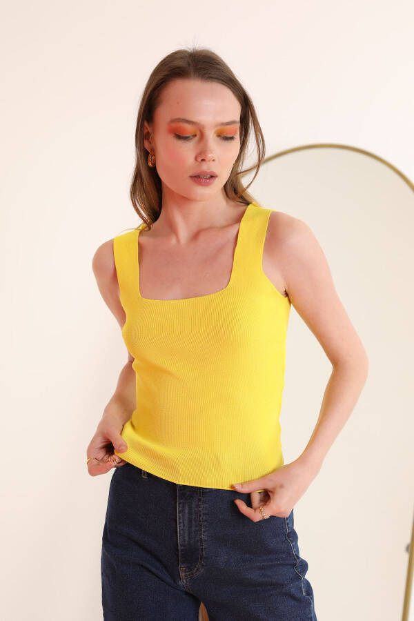 Knit Fabric Square Neck Women's Crop Top - Yellow - 2