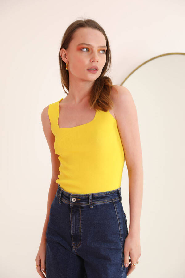 Knit Fabric Square Neck Women's Crop Top - Yellow - 3