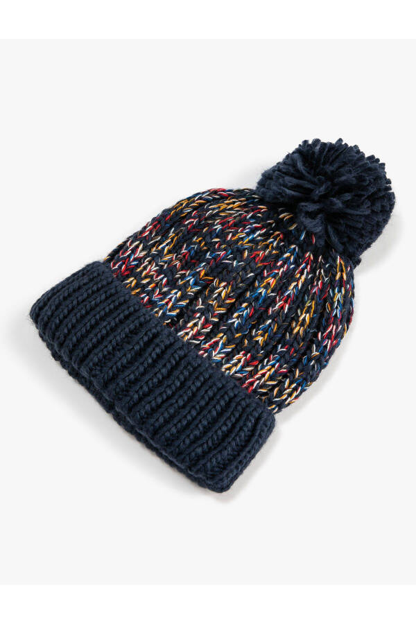 Knitted beanie with pompom detail - 5