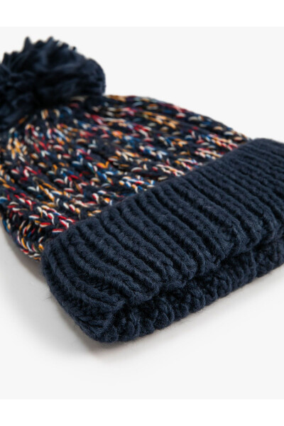 Knitted beanie with pompom detail - 6