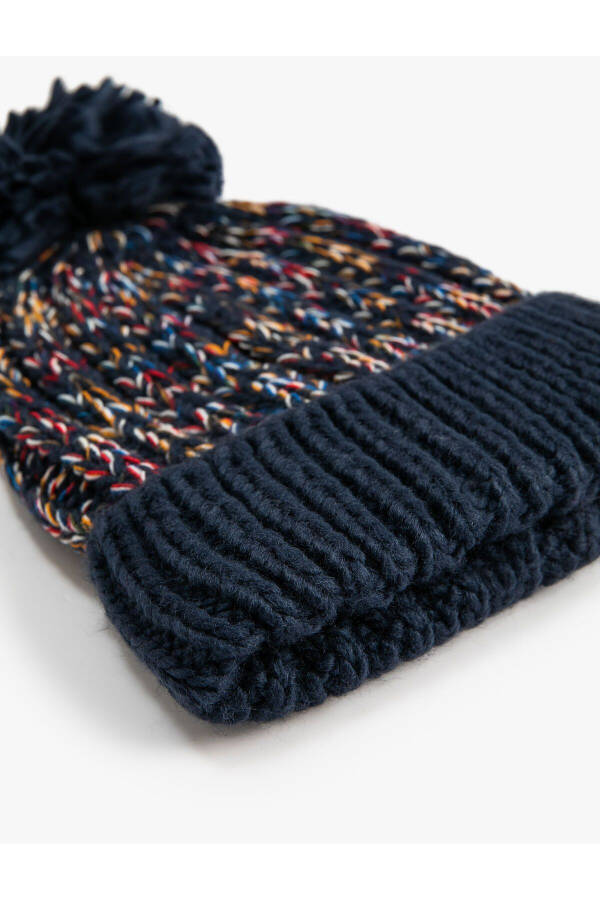 Knitted beanie with pompom detail - 6