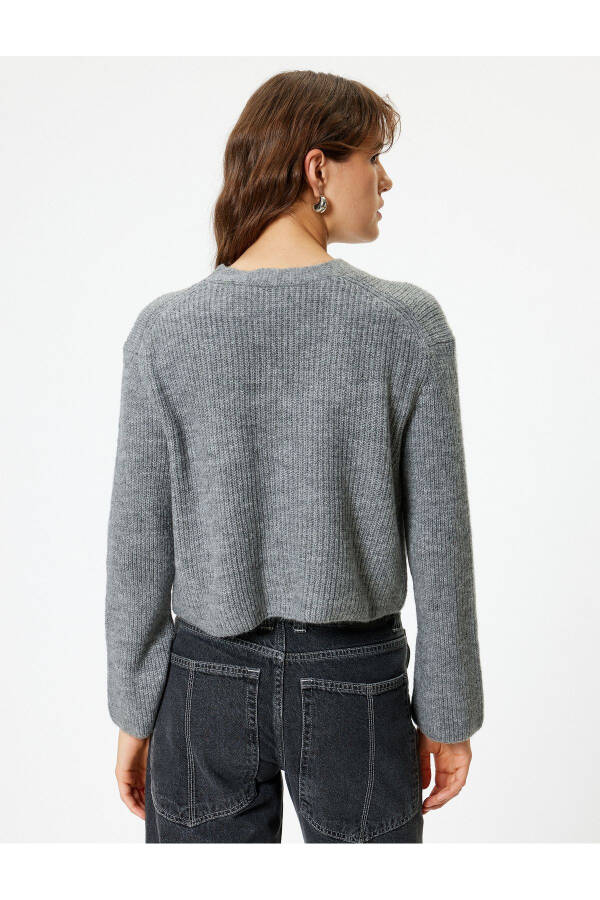 Knitted Cardigan V-Neck Buttoned Long Sleeve - 4