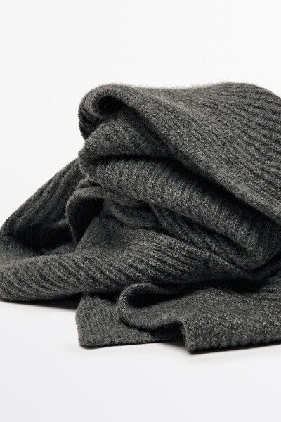 Knitted scarf made of 100% cashmere. - 5