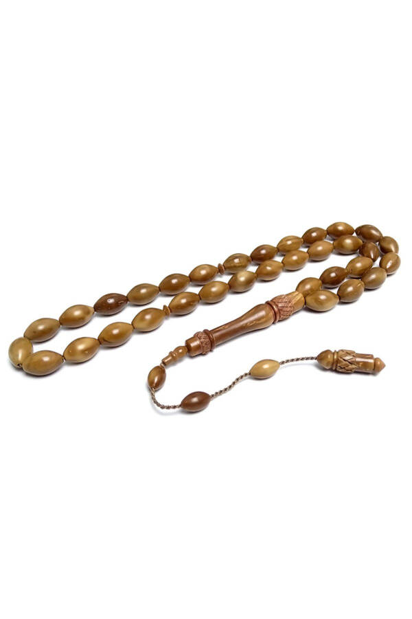 Kuka rosary, crafted with penmanship and adorned with a turbaned beyzi cutting model. - 1