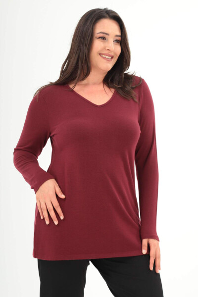 Large size burgundy basic blouse, V-neck and slit. - 3