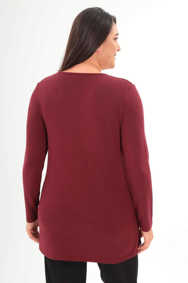 Large size burgundy basic blouse, V-neck and slit. - 5