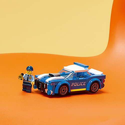 LEGO City Polis Arabası Oyuncak 60312 5 Yaş ve Üzeri Çocuklar İçin Polis Memuru Minifigürüyle Küçük Hediye Fikirleri, Macera Serisi, Araba Kovalamaca Yapı Seti - 4