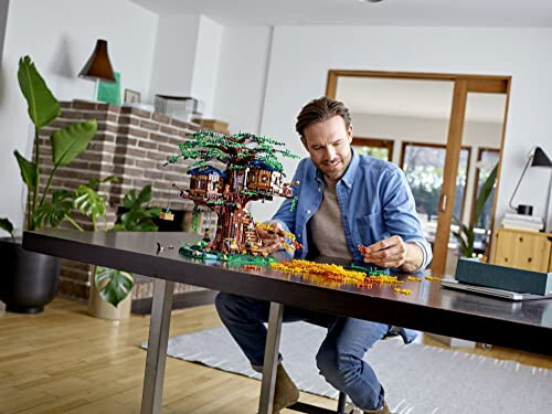 LEGO Ideas Ağaç Ev 21318, 16 Yaş ve Üzeri İçin Model Yapım Seti, 3 Kabin, Değiştirilebilir Yapraklar, Minfigürler ve Bir Kuş Figürüyle - 2