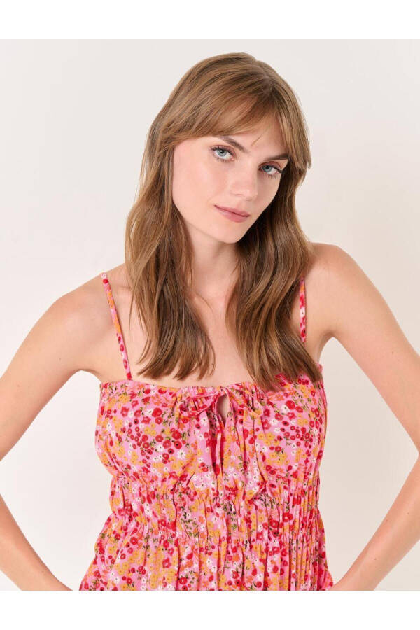 Light Pink Strapless Floral Blouse with a Plain Collar - 21