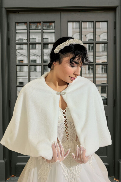 Long Brooch Fur Stole Bridal Bolero Off-White - 21