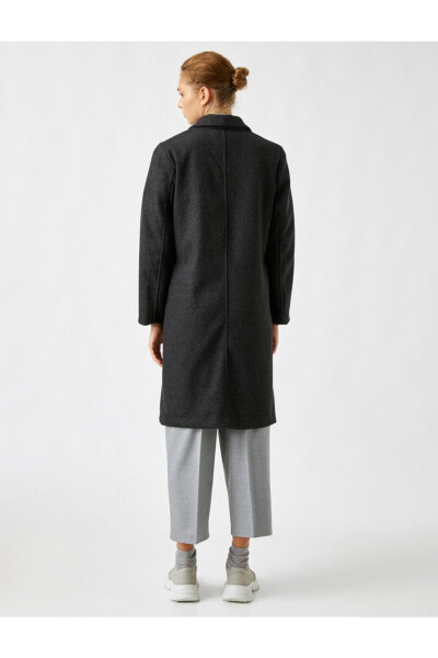 Long coat with bright stone buttons and a layered collar - 4