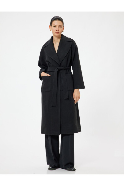 Long, double-breasted, belted cashmere coat. - 9