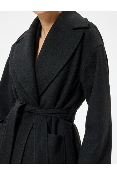 Long, double-breasted, belted cashmere coat. - 11